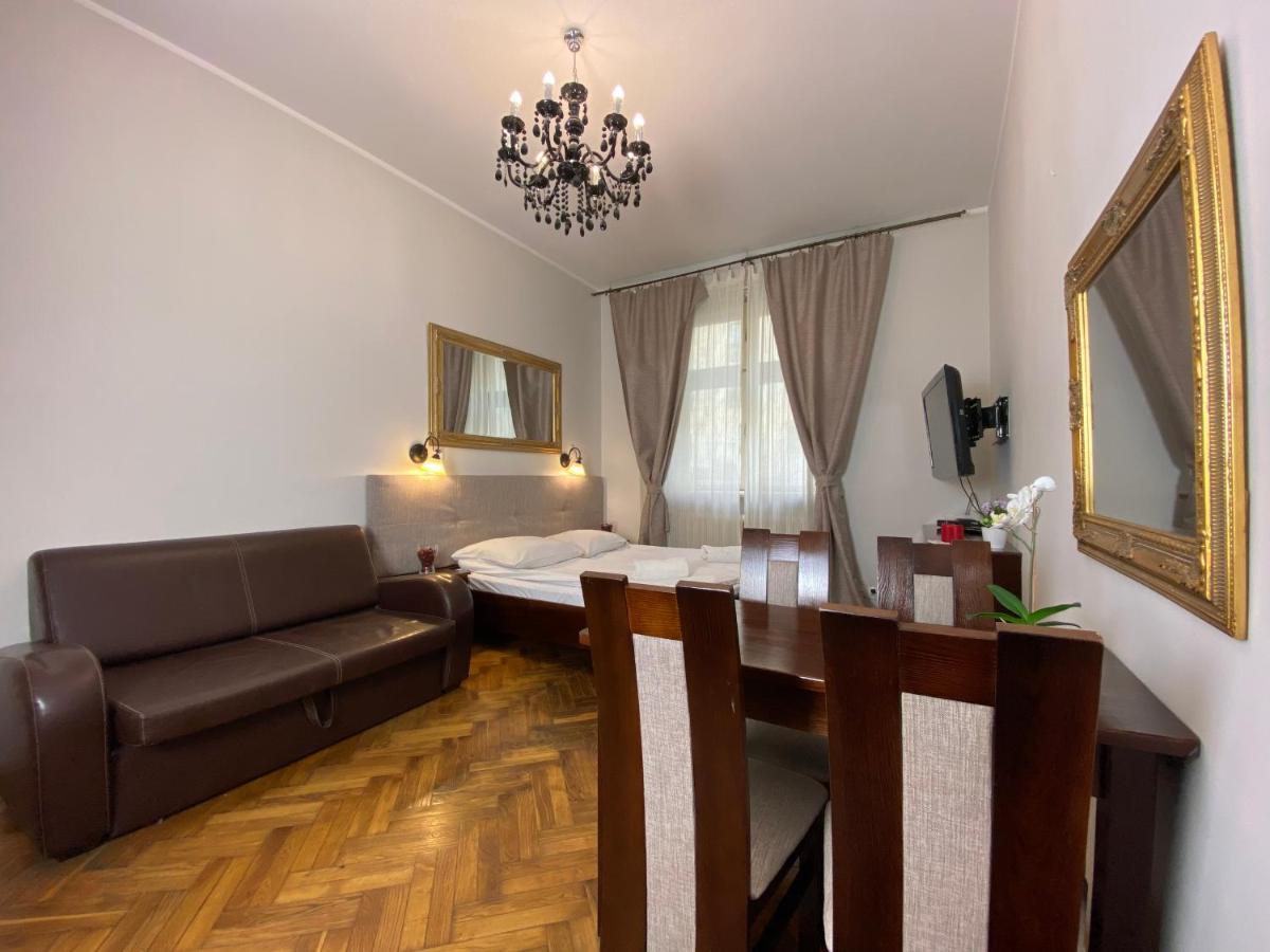 P&j Sw. Krzyza Cracovia