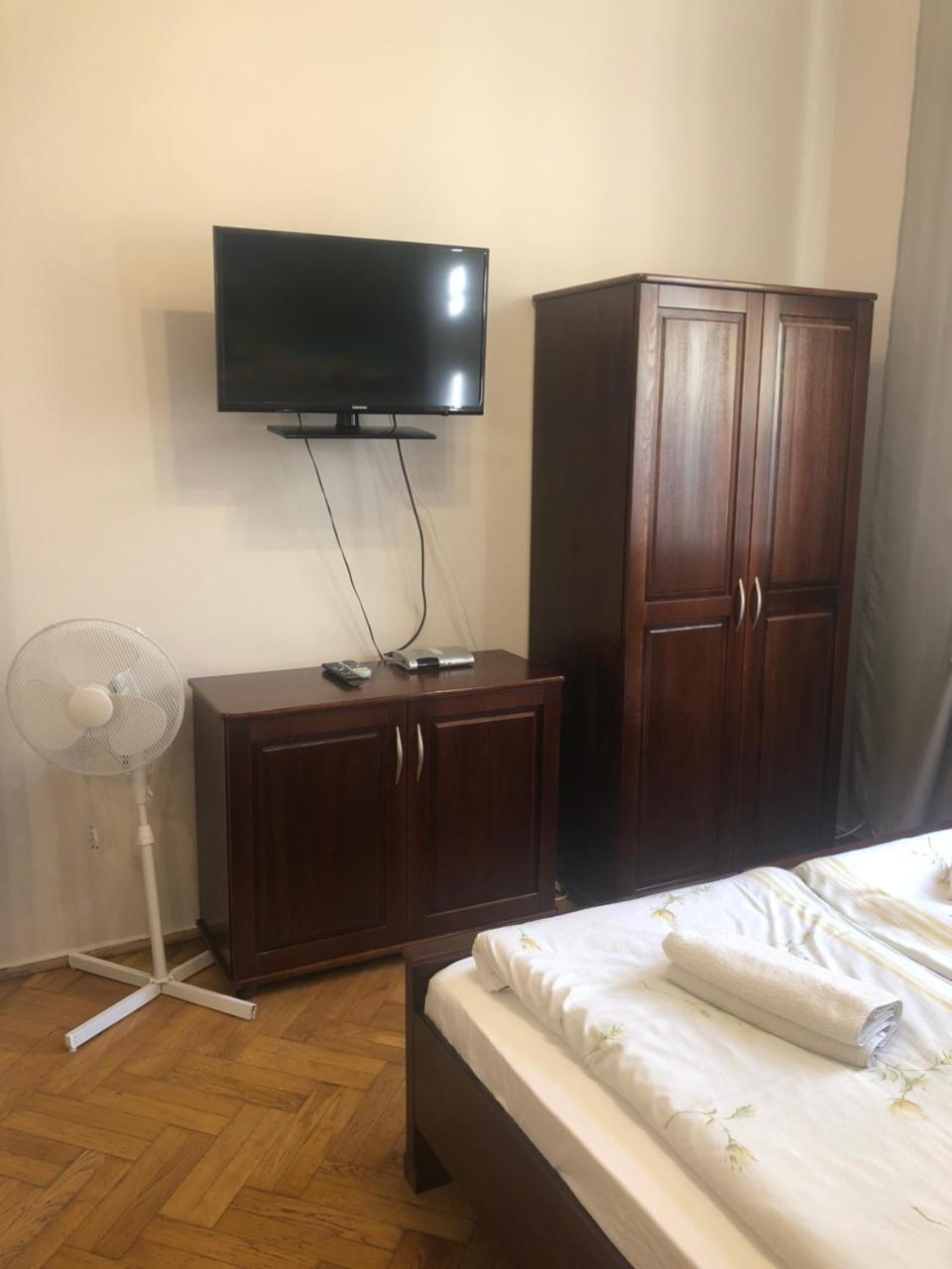 P&j Sw. Krzyza Appartamento