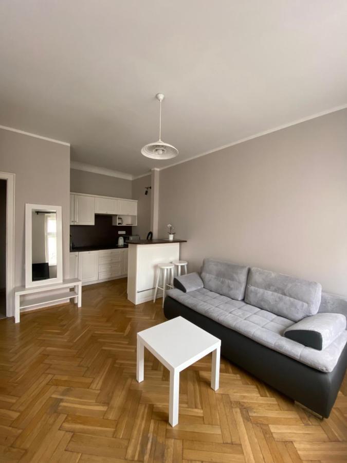 P&j Sw. Krzyza * Cracovia